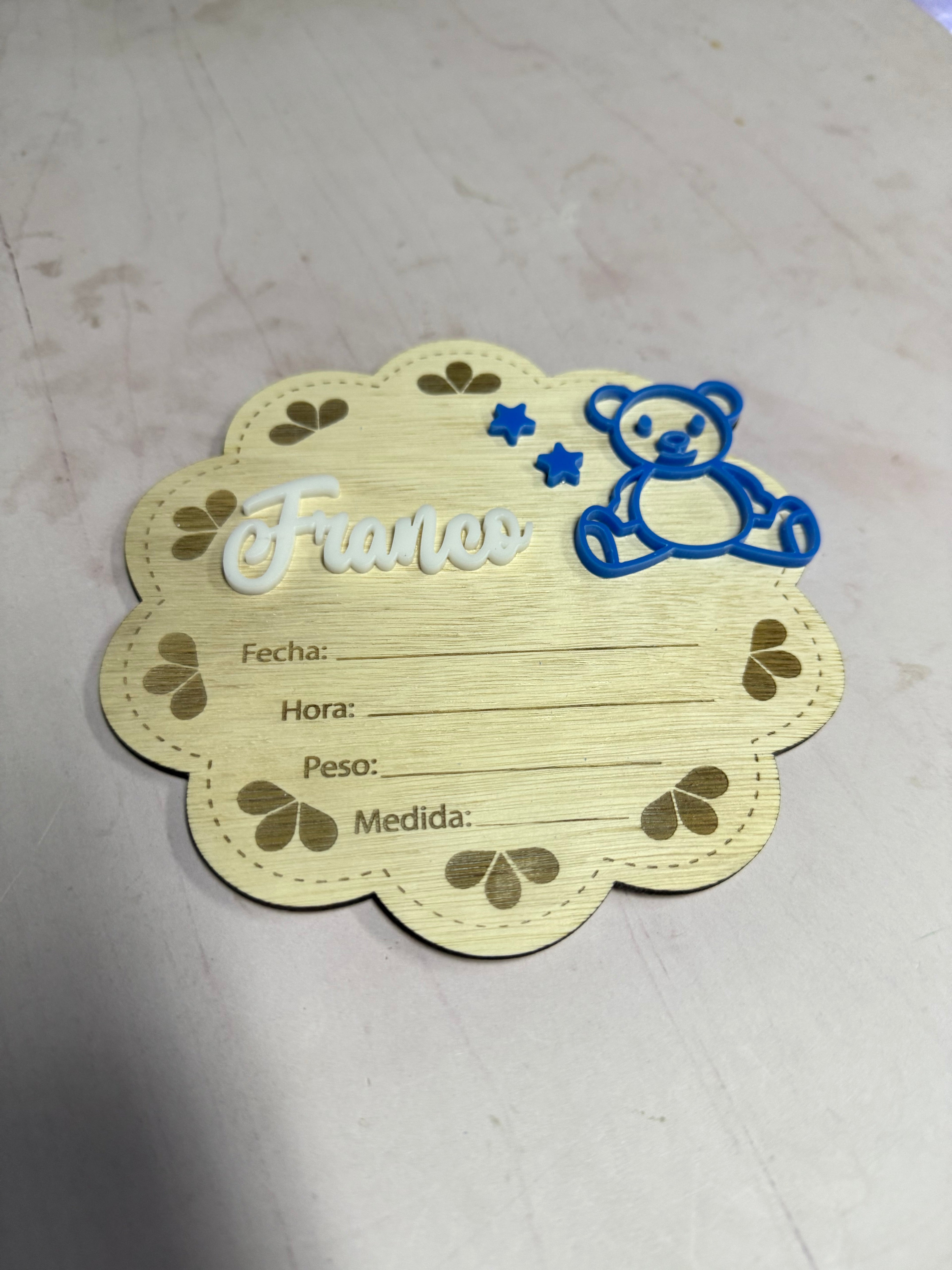 Placa de datos de nacimiento osito