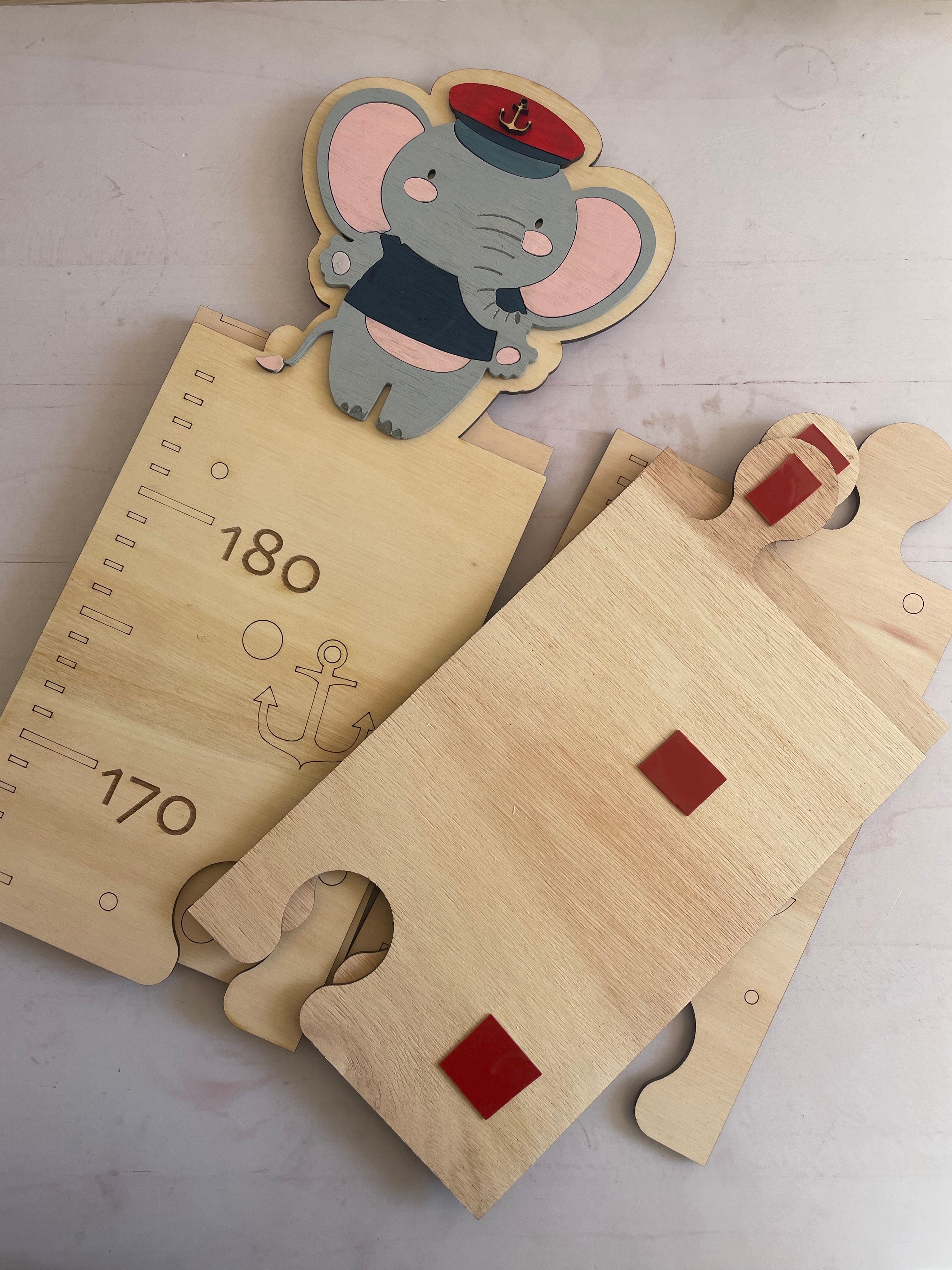 Tallímetro o medidor de altura Elefante